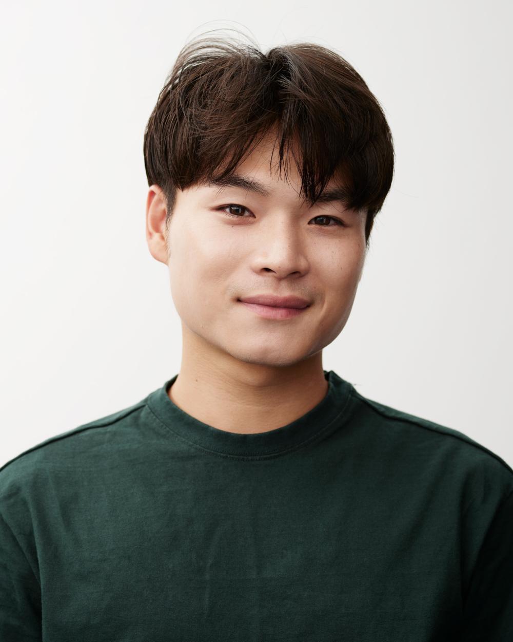 Porträtt av Yousin Song, dansarpraktikant på Skånes Dansteater.