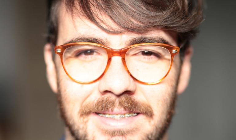 Porträttbild på koreografen Marcos Morau.