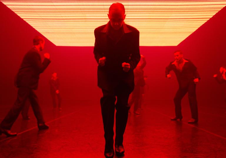 Bild från föreställningen Remind Me I'm Not Dead .