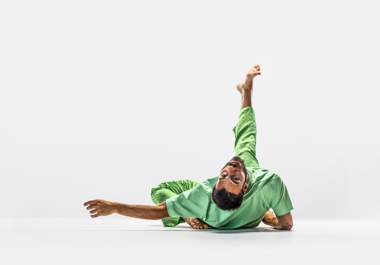 Skånes Dansteaters dansare Simone Frederick Scacchetti, foto: Håkan Larsson.